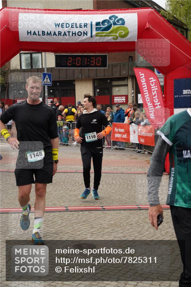 04.05.2025 - 8. Wedeler Halbmarathon Felixshl http://msf.ph/oto/7825311 04.05.2025 12:01:28 Ziel 596, 611, 1110, 1148 meine-sportfotos.de