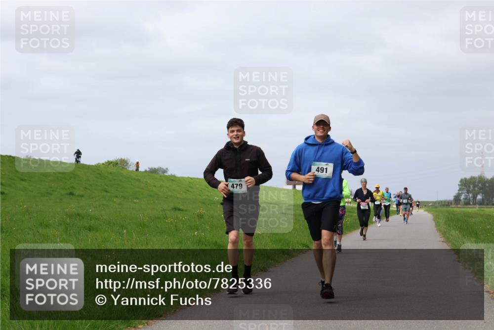 04.05.2025 - 8. Wedeler Halbmarathon Yannick Fuchs http://msf.ph/oto/7825336 04.05.2025 11:54:41 Laufen 479, 491 meine-sportfotos.de