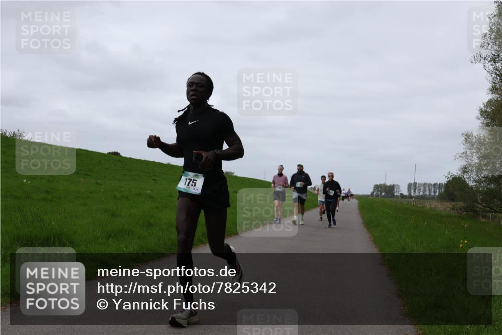04.05.2025 - 8. Wedeler Halbmarathon Yannick Fuchs http://msf.ph/oto/7825342 04.05.2025 11:32:18 Laufen 175, 71, 1186 meine-sportfotos.de