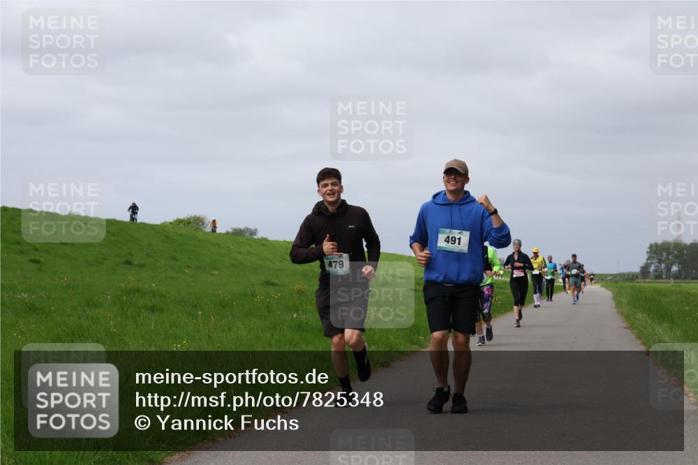 04.05.2025 - 8. Wedeler Halbmarathon Yannick Fuchs http://msf.ph/oto/7825348 04.05.2025 11:54:41 Laufen 479, 491 meine-sportfotos.de