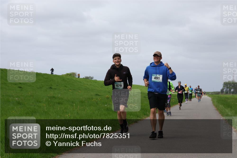 04.05.2025 - 8. Wedeler Halbmarathon Yannick Fuchs http://msf.ph/oto/7825351 04.05.2025 11:54:41 Laufen 479, 491 meine-sportfotos.de