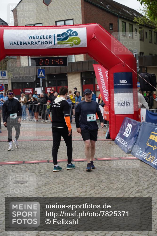 04.05.2025 - 8. Wedeler Halbmarathon Felixshl http://msf.ph/oto/7825371 04.05.2025 12:01:43 Ziel 428, 813 meine-sportfotos.de