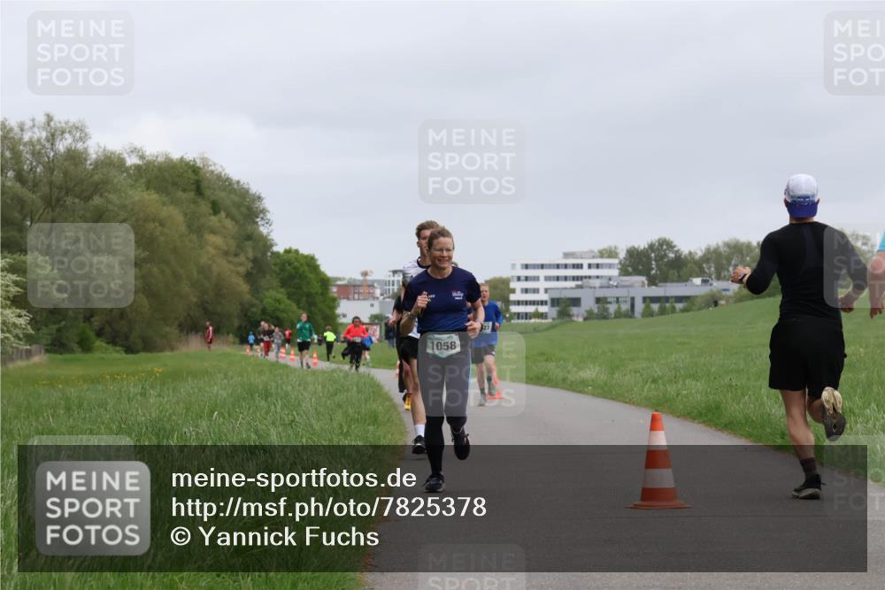 04.05.2025 - 8. Wedeler Halbmarathon Yannick Fuchs http://msf.ph/oto/7825378 04.05.2025 11:12:47 Laufen 10000, 1058 meine-sportfotos.de