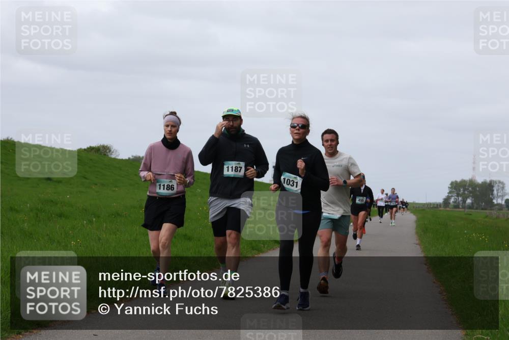 04.05.2025 - 8. Wedeler Halbmarathon Yannick Fuchs http://msf.ph/oto/7825386 04.05.2025 11:32:20 Laufen 1186, 1187, 1031, 455 meine-sportfotos.de