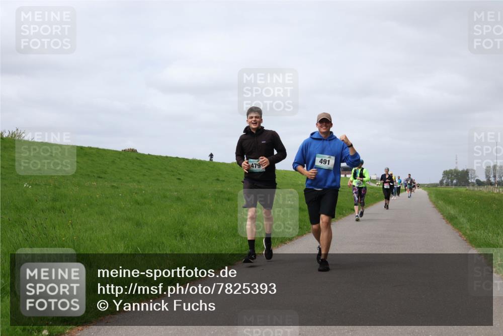 04.05.2025 - 8. Wedeler Halbmarathon Yannick Fuchs http://msf.ph/oto/7825393 04.05.2025 11:54:42 Laufen 479, 491 meine-sportfotos.de