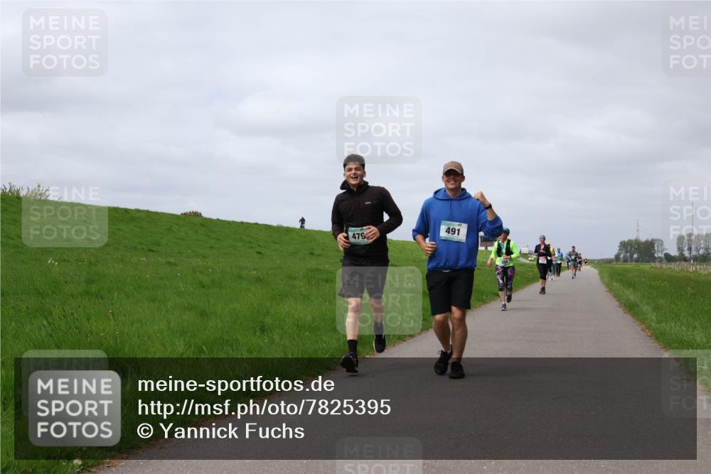 04.05.2025 - 8. Wedeler Halbmarathon Yannick Fuchs http://msf.ph/oto/7825395 04.05.2025 11:54:42 Laufen 479, 491 meine-sportfotos.de