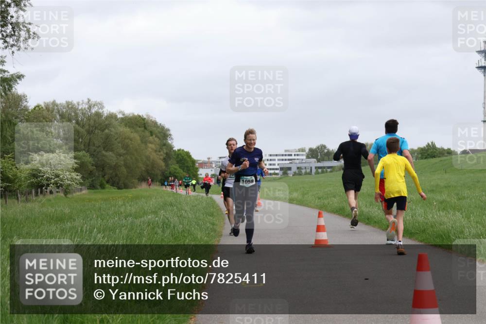 04.05.2025 - 8. Wedeler Halbmarathon Yannick Fuchs http://msf.ph/oto/7825411 04.05.2025 11:12:48 Laufen 1058 meine-sportfotos.de