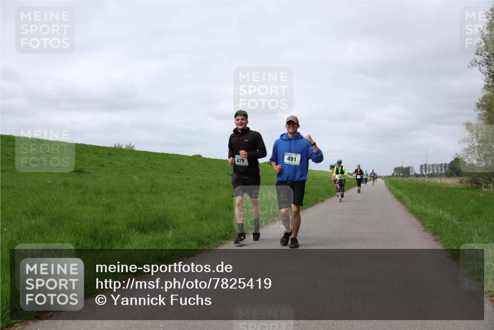 04.05.2025 - 8. Wedeler Halbmarathon Yannick Fuchs http://msf.ph/oto/7825419 04.05.2025 11:54:43 Laufen 479, 491 meine-sportfotos.de