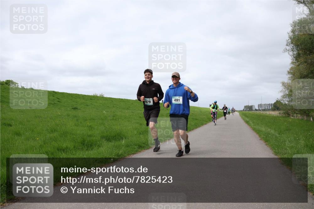 04.05.2025 - 8. Wedeler Halbmarathon Yannick Fuchs http://msf.ph/oto/7825423 04.05.2025 11:54:43 Laufen 479, 491 meine-sportfotos.de