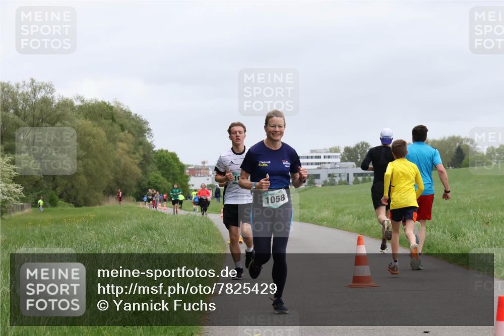 04.05.2025 - 8. Wedeler Halbmarathon Yannick Fuchs http://msf.ph/oto/7825429 04.05.2025 11:12:49 Laufen 20, 1058 meine-sportfotos.de