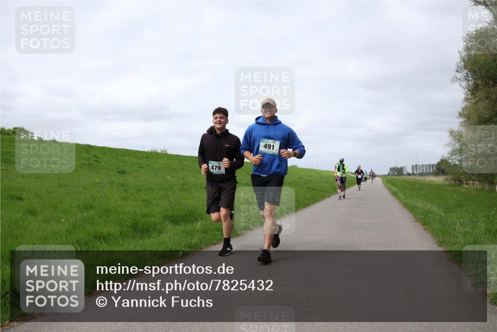 04.05.2025 - 8. Wedeler Halbmarathon Yannick Fuchs http://msf.ph/oto/7825432 04.05.2025 11:54:44 Laufen 479, 491 meine-sportfotos.de
