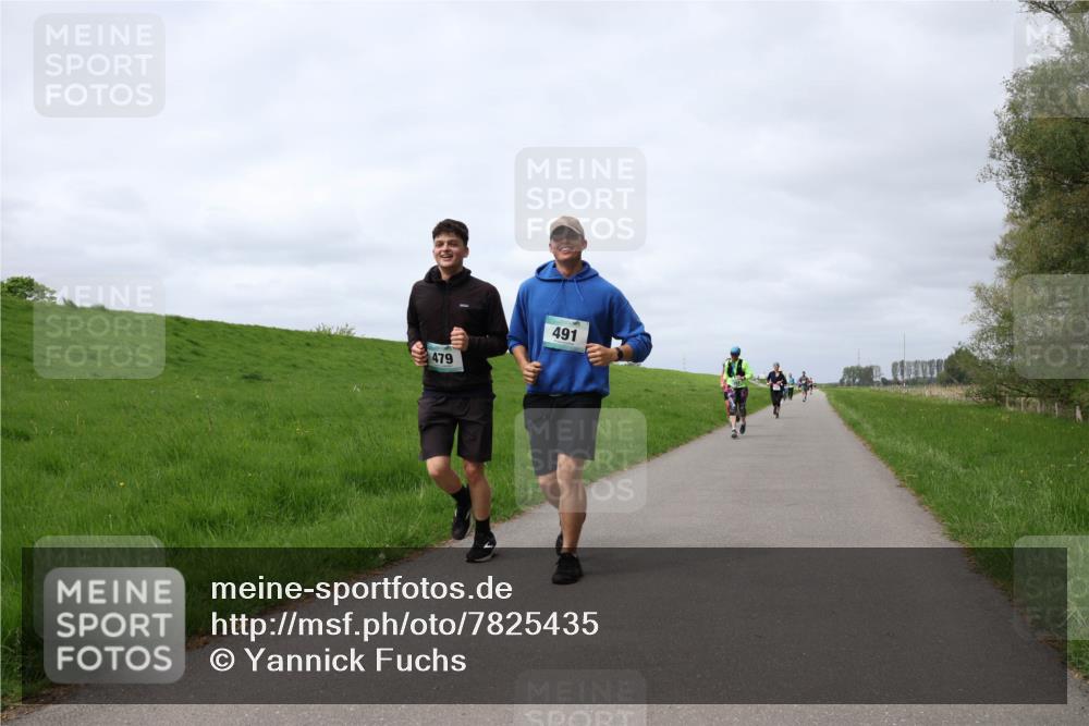 04.05.2025 - 8. Wedeler Halbmarathon Yannick Fuchs http://msf.ph/oto/7825435 04.05.2025 11:54:44 Laufen 479, 491 meine-sportfotos.de