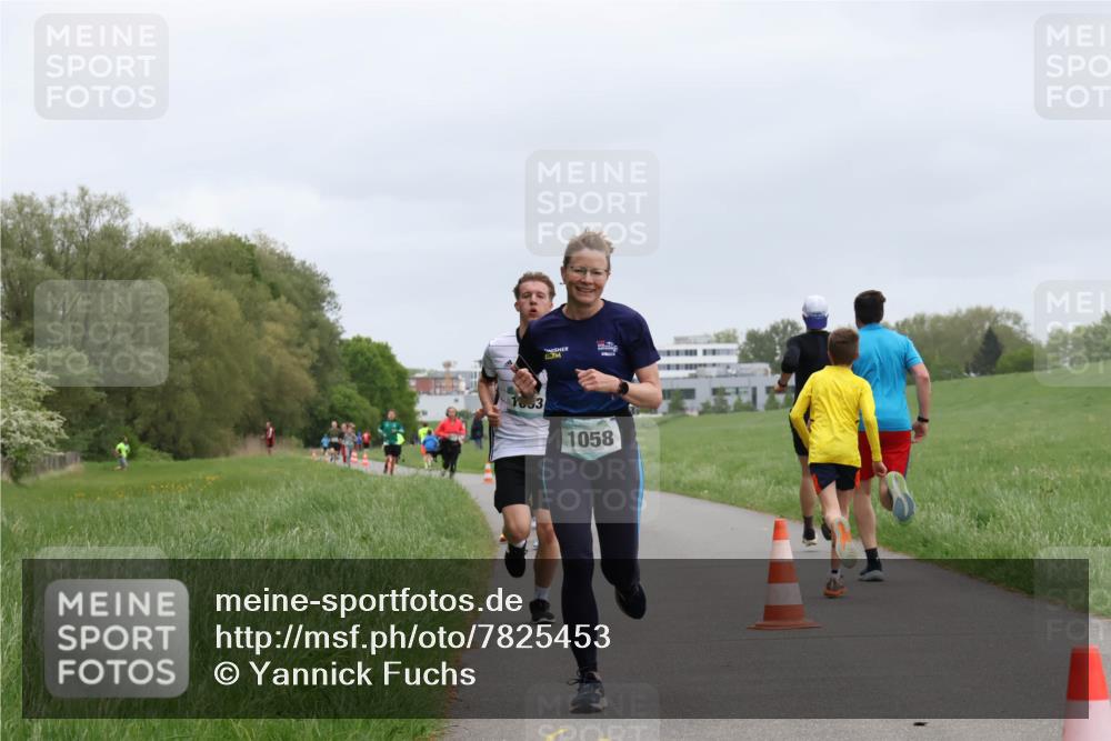 04.05.2025 - 8. Wedeler Halbmarathon Yannick Fuchs http://msf.ph/oto/7825453 04.05.2025 11:12:49 Laufen 1803, 1058 meine-sportfotos.de