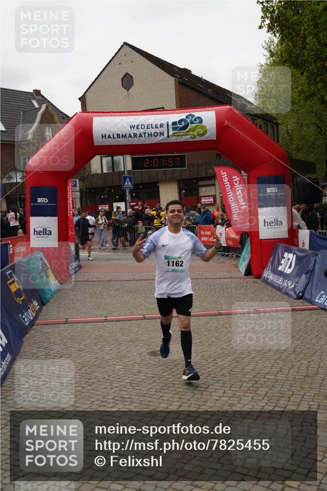 04.05.2025 - 8. Wedeler Halbmarathon Felixshl http://msf.ph/oto/7825455 04.05.2025 12:01:55 Ziel 997, 1162 meine-sportfotos.de