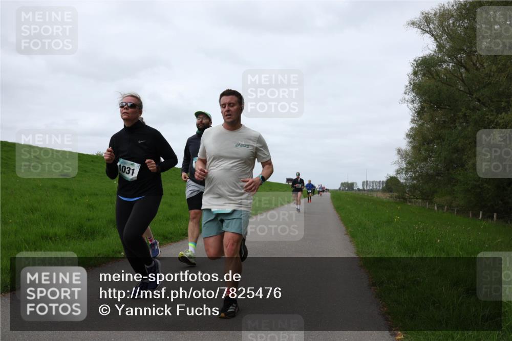 04.05.2025 - 8. Wedeler Halbmarathon Yannick Fuchs http://msf.ph/oto/7825476 04.05.2025 11:32:24 Laufen 1031 meine-sportfotos.de