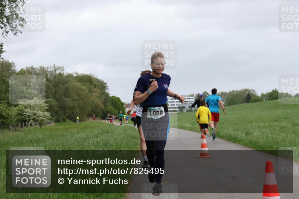 04.05.2025 - 8. Wedeler Halbmarathon Yannick Fuchs http://msf.ph/oto/7825495 04.05.2025 11:12:50 Laufen 1058 meine-sportfotos.de