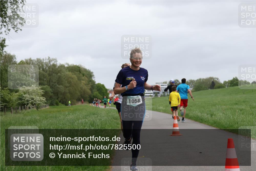 04.05.2025 - 8. Wedeler Halbmarathon Yannick Fuchs http://msf.ph/oto/7825500 04.05.2025 11:12:50 Laufen 20, 1058 meine-sportfotos.de