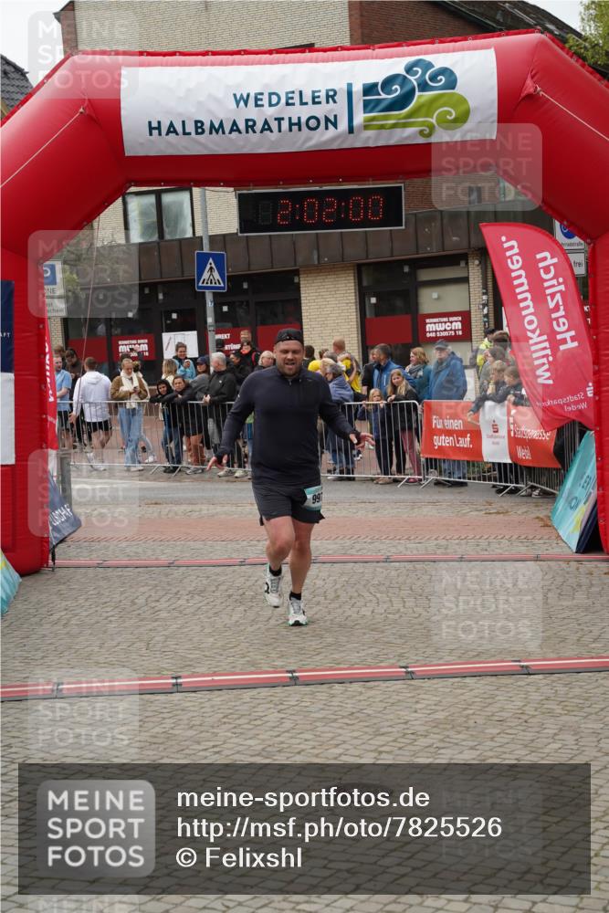 04.05.2025 - 8. Wedeler Halbmarathon Felixshl http://msf.ph/oto/7825526 04.05.2025 12:01:58 Ziel 997, 1162 meine-sportfotos.de