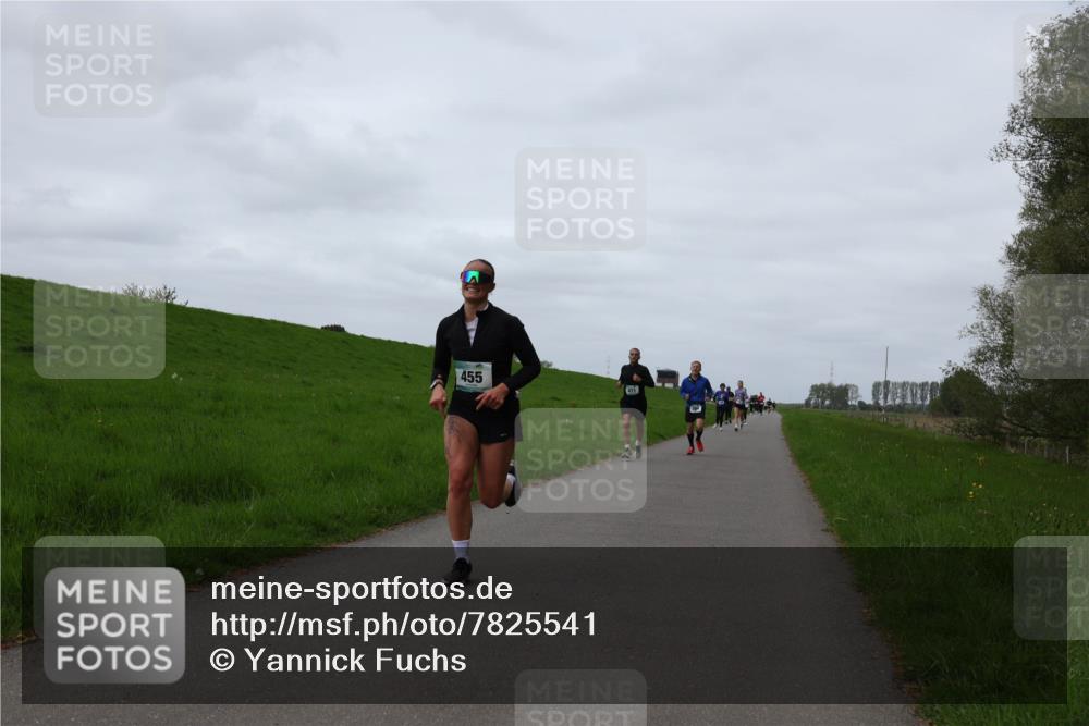 04.05.2025 - 8. Wedeler Halbmarathon Yannick Fuchs http://msf.ph/oto/7825541 04.05.2025 11:32:27 Laufen 455, 471 meine-sportfotos.de