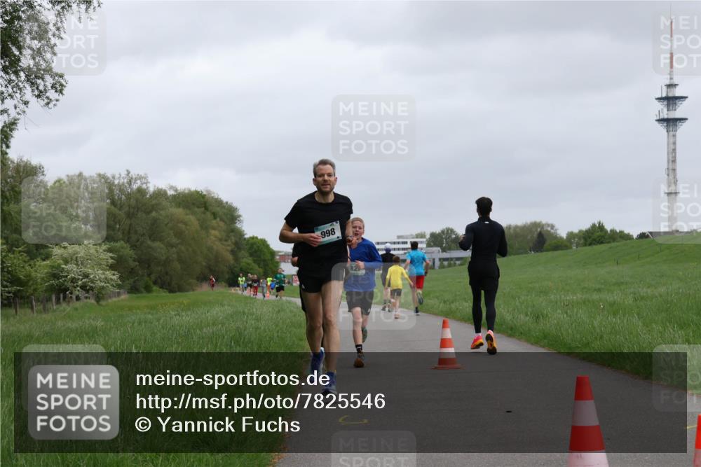 04.05.2025 - 8. Wedeler Halbmarathon Yannick Fuchs http://msf.ph/oto/7825546 04.05.2025 11:12:53 Laufen 998, 829 meine-sportfotos.de