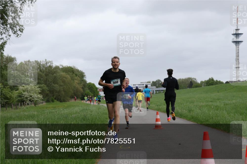 04.05.2025 - 8. Wedeler Halbmarathon Yannick Fuchs http://msf.ph/oto/7825551 04.05.2025 11:12:53 Laufen 998, 827 meine-sportfotos.de
