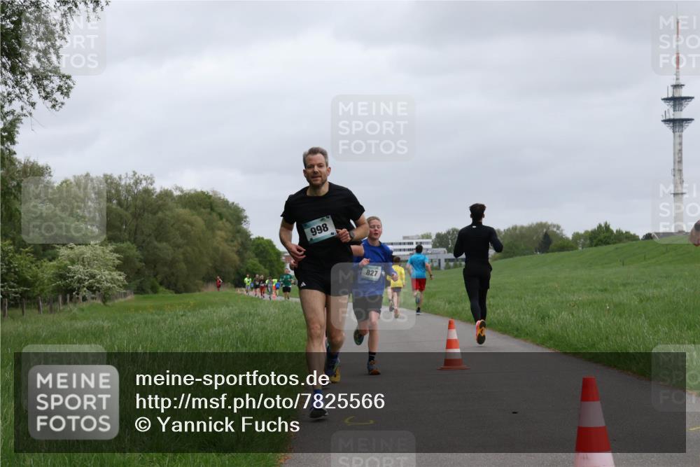 04.05.2025 - 8. Wedeler Halbmarathon Yannick Fuchs http://msf.ph/oto/7825566 04.05.2025 11:12:54 Laufen 998, 827 meine-sportfotos.de