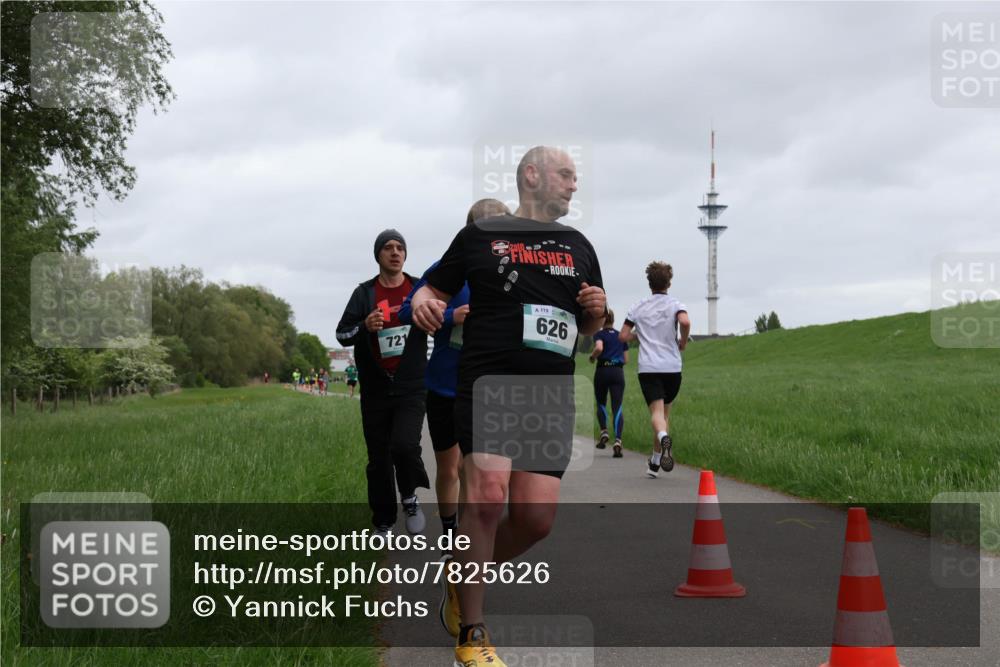 04.05.2025 - 8. Wedeler Halbmarathon Yannick Fuchs http://msf.ph/oto/7825626 04.05.2025 11:12:57 Laufen 721, 119, 626, 2 meine-sportfotos.de