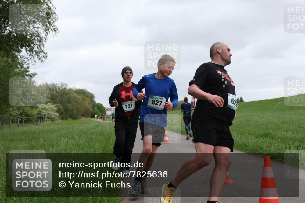 04.05.2025 - 8. Wedeler Halbmarathon Yannick Fuchs http://msf.ph/oto/7825636 04.05.2025 11:12:57 Laufen 721, 827, 625 meine-sportfotos.de
