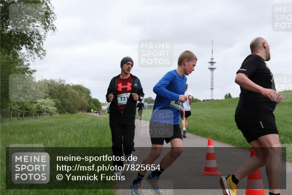 04.05.2025 - 8. Wedeler Halbmarathon Yannick Fuchs http://msf.ph/oto/7825654 04.05.2025 11:12:57 Laufen 721, 021 meine-sportfotos.de