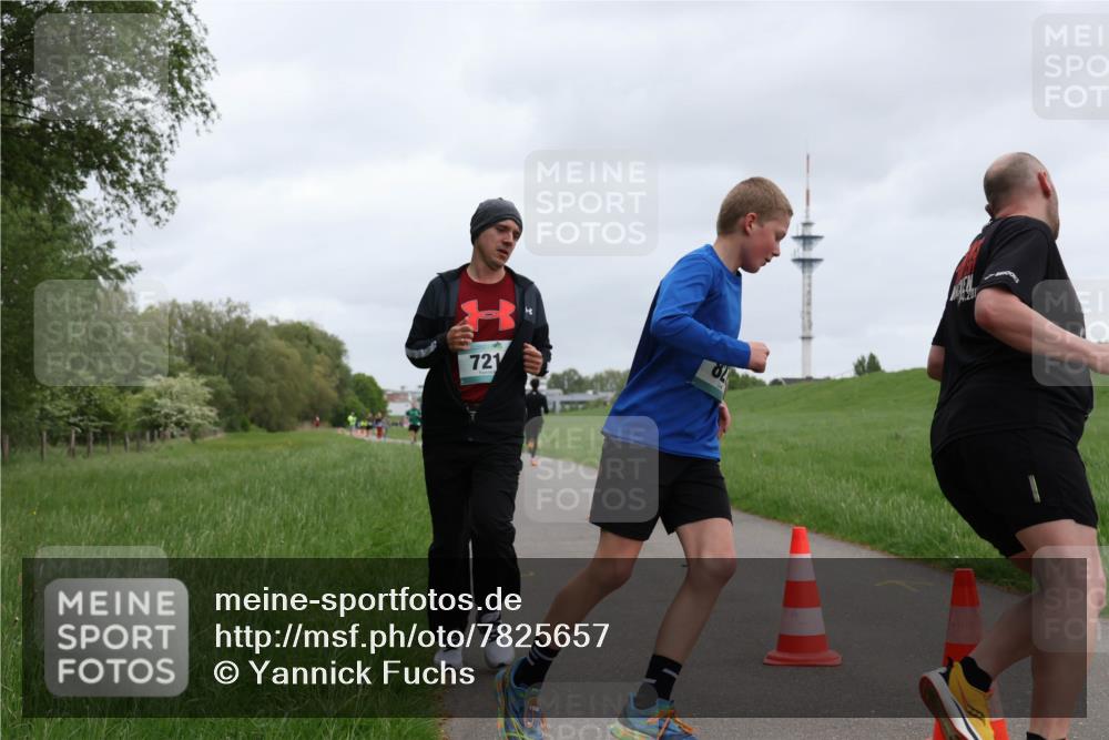 04.05.2025 - 8. Wedeler Halbmarathon Yannick Fuchs http://msf.ph/oto/7825657 04.05.2025 11:12:57 Laufen 721 meine-sportfotos.de
