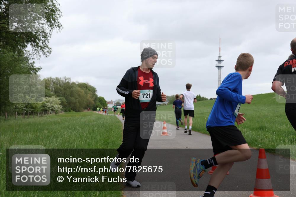 04.05.2025 - 8. Wedeler Halbmarathon Yannick Fuchs http://msf.ph/oto/7825675 04.05.2025 11:12:58 Laufen 721 meine-sportfotos.de