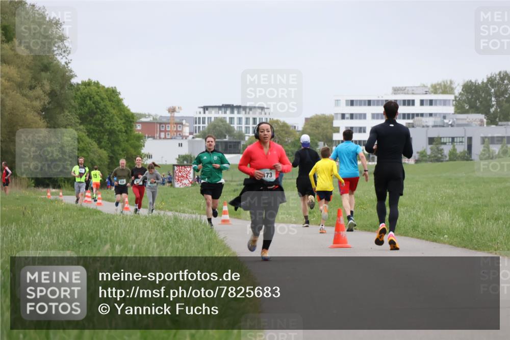 04.05.2025 - 8. Wedeler Halbmarathon Yannick Fuchs http://msf.ph/oto/7825683 04.05.2025 11:12:59 Laufen 19, 732, 73 meine-sportfotos.de