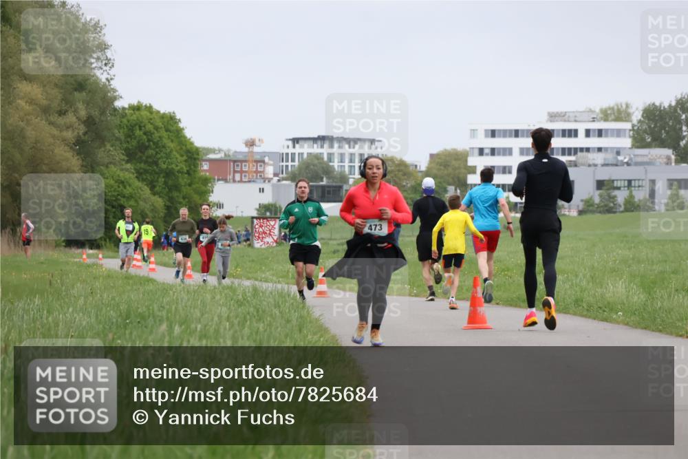 04.05.2025 - 8. Wedeler Halbmarathon Yannick Fuchs http://msf.ph/oto/7825684 04.05.2025 11:12:59 Laufen 19, 473 meine-sportfotos.de