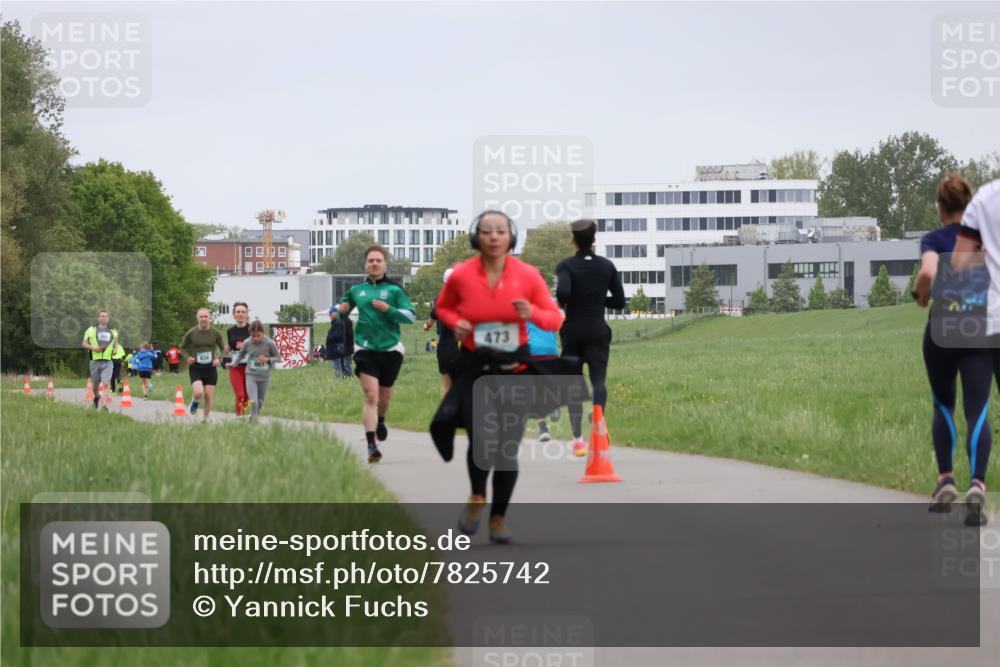 04.05.2025 - 8. Wedeler Halbmarathon Yannick Fuchs http://msf.ph/oto/7825742 04.05.2025 11:13:01 Laufen 861, 473 meine-sportfotos.de