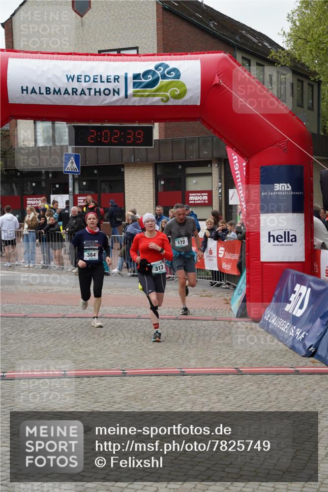 04.05.2025 - 8. Wedeler Halbmarathon Felixshl http://msf.ph/oto/7825749 04.05.2025 12:02:37 Ziel 172, 313, 384 meine-sportfotos.de