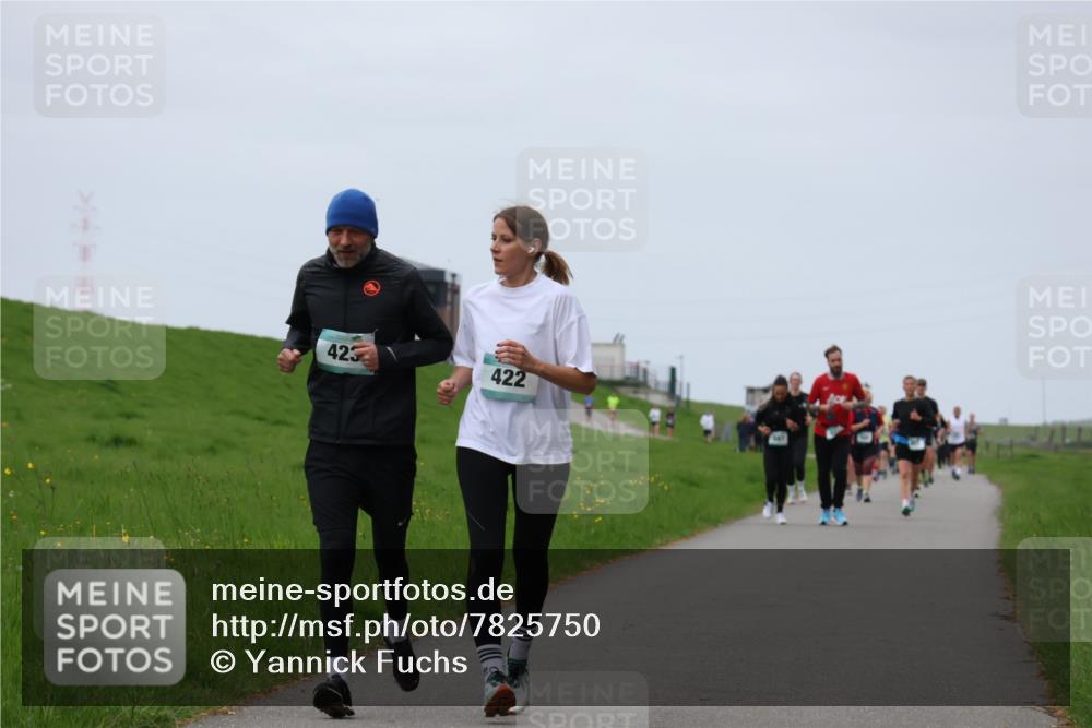 04.05.2025 - 8. Wedeler Halbmarathon Yannick Fuchs http://msf.ph/oto/7825750 04.05.2025 11:32:41 Laufen 423, 422 meine-sportfotos.de