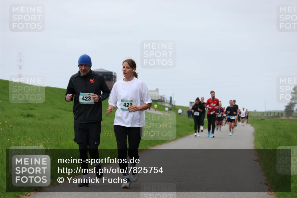 04.05.2025 - 8. Wedeler Halbmarathon Yannick Fuchs http://msf.ph/oto/7825754 04.05.2025 11:32:41 Laufen 423, 422 meine-sportfotos.de