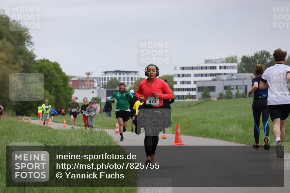 04.05.2025 - 8. Wedeler Halbmarathon Yannick Fuchs http://msf.ph/oto/7825755 04.05.2025 11:13:02 Laufen 6, 473 meine-sportfotos.de