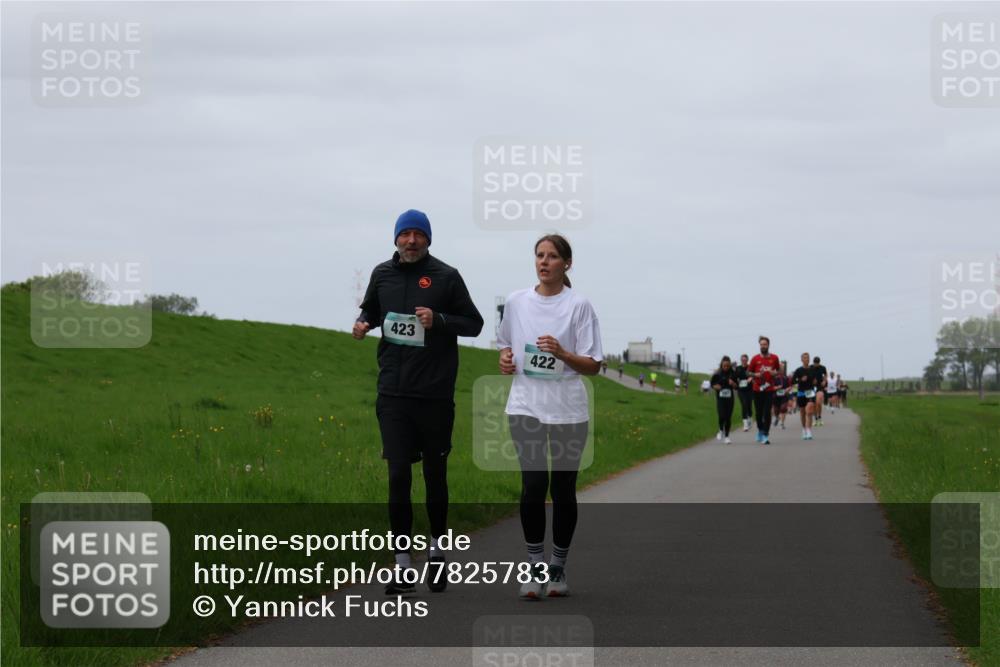 04.05.2025 - 8. Wedeler Halbmarathon Yannick Fuchs http://msf.ph/oto/7825783 04.05.2025 11:32:43 Laufen 423, 422 meine-sportfotos.de