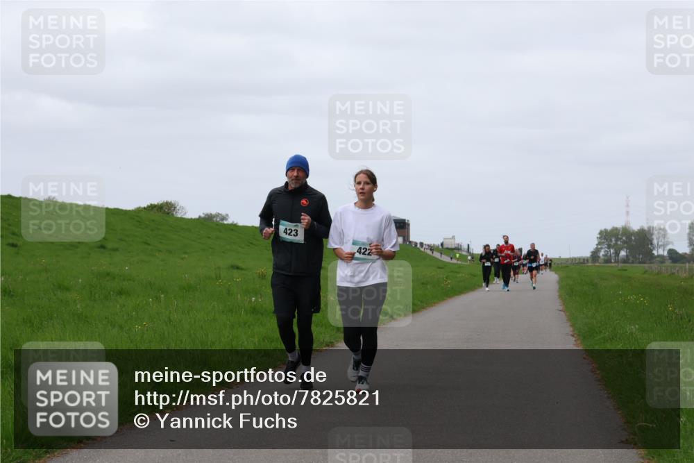 04.05.2025 - 8. Wedeler Halbmarathon Yannick Fuchs http://msf.ph/oto/7825821 04.05.2025 11:32:44 Laufen 423, 422 meine-sportfotos.de