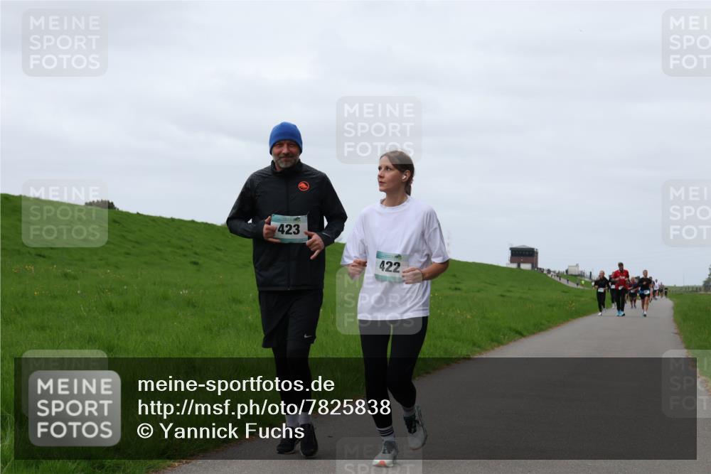 04.05.2025 - 8. Wedeler Halbmarathon Yannick Fuchs http://msf.ph/oto/7825838 04.05.2025 11:32:46 Laufen 423, 422 meine-sportfotos.de