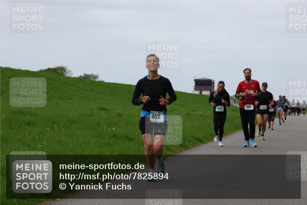 04.05.2025 - 8. Wedeler Halbmarathon Yannick Fuchs http://msf.ph/oto/7825894 04.05.2025 11:32:58 Laufen 402, 597, 598, 0 meine-sportfotos.de
