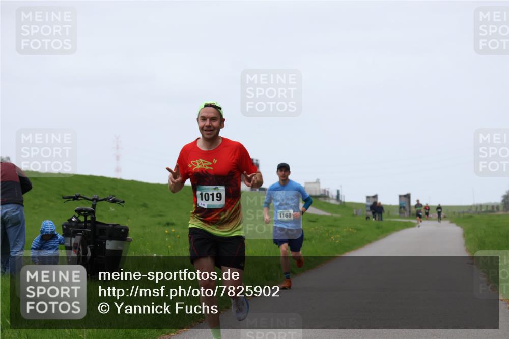 04.05.2025 - 8. Wedeler Halbmarathon Yannick Fuchs http://msf.ph/oto/7825902 04.05.2025 11:13:11 Laufen 1019, 65, 11681 meine-sportfotos.de