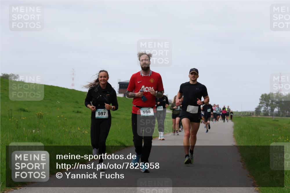 04.05.2025 - 8. Wedeler Halbmarathon Yannick Fuchs http://msf.ph/oto/7825958 04.05.2025 11:33:01 Laufen 597, 598, 1113 meine-sportfotos.de