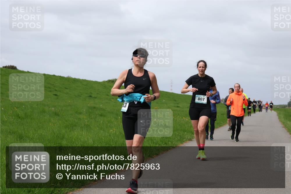 04.05.2025 - 8. Wedeler Halbmarathon Yannick Fuchs http://msf.ph/oto/7825963 04.05.2025 11:55:12 Laufen 53, 807 meine-sportfotos.de