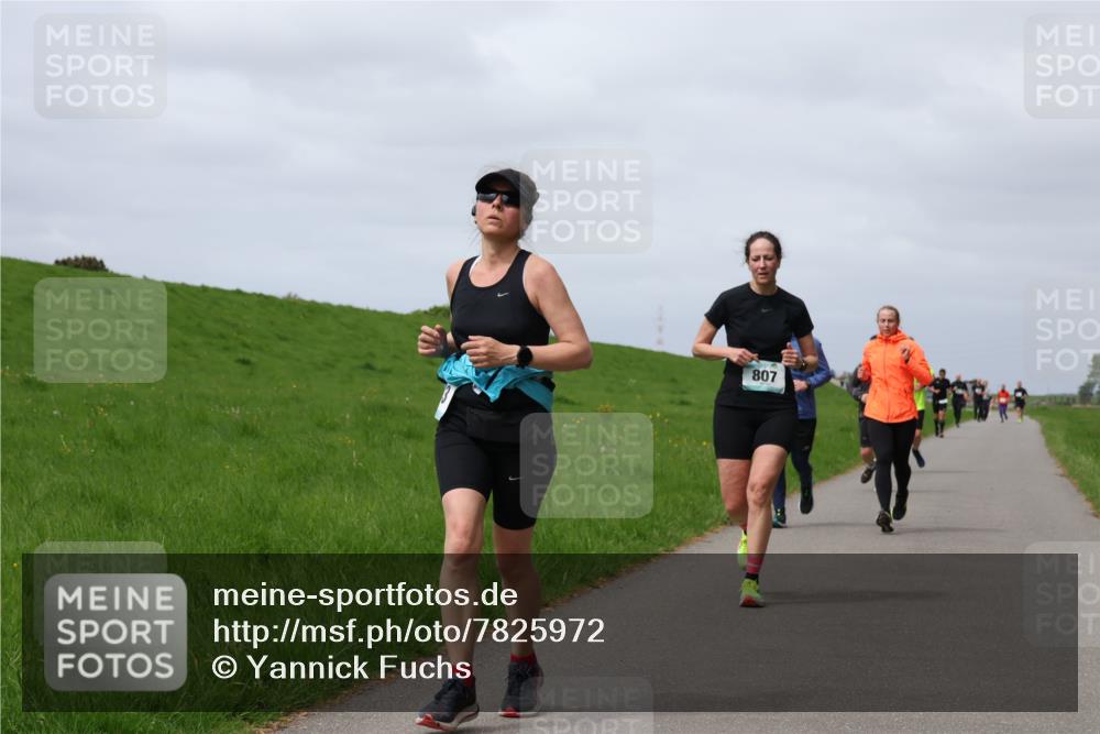 04.05.2025 - 8. Wedeler Halbmarathon Yannick Fuchs http://msf.ph/oto/7825972 04.05.2025 11:55:12 Laufen 807 meine-sportfotos.de