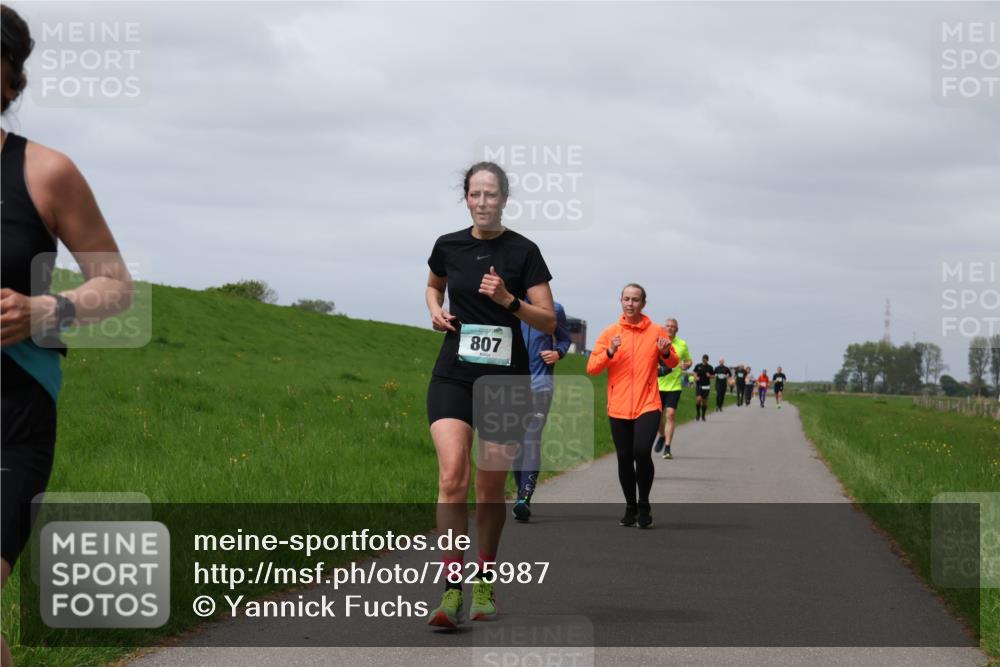 04.05.2025 - 8. Wedeler Halbmarathon Yannick Fuchs http://msf.ph/oto/7825987 04.05.2025 11:55:13 Laufen 807 meine-sportfotos.de