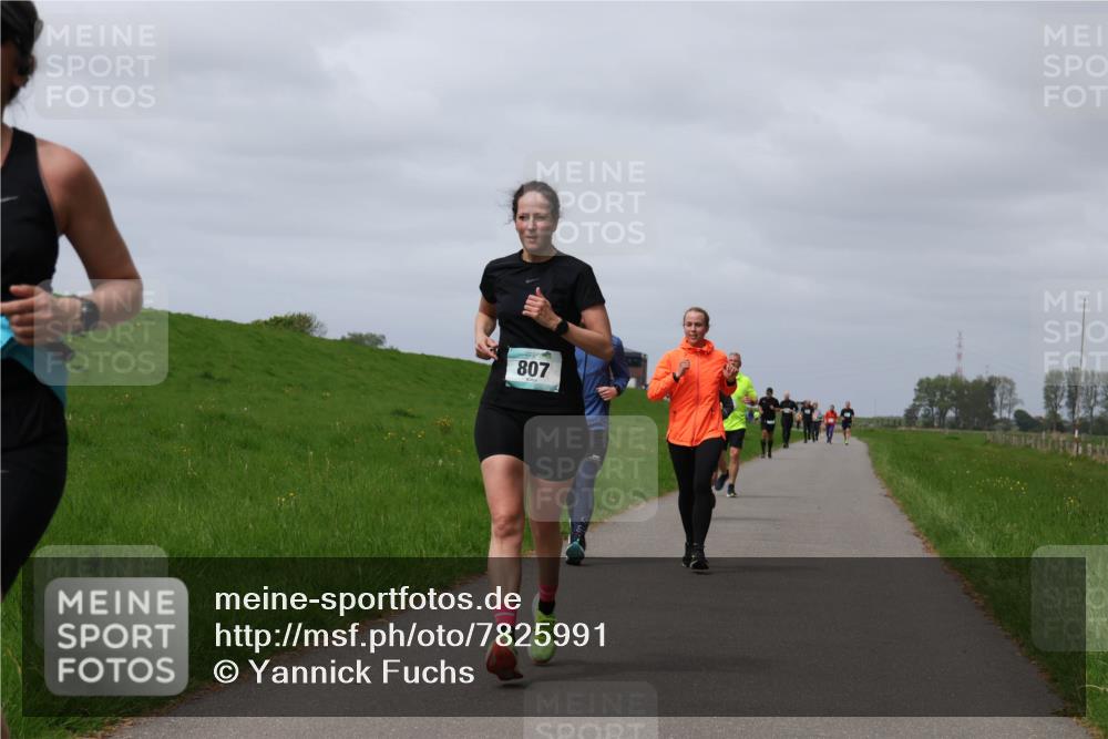 04.05.2025 - 8. Wedeler Halbmarathon Yannick Fuchs http://msf.ph/oto/7825991 04.05.2025 11:55:13 Laufen 807 meine-sportfotos.de