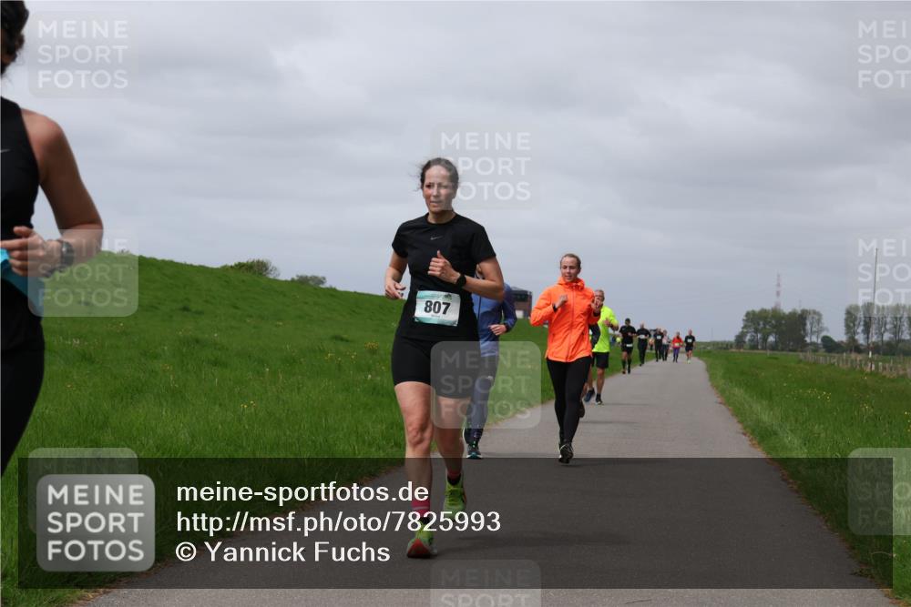 04.05.2025 - 8. Wedeler Halbmarathon Yannick Fuchs http://msf.ph/oto/7825993 04.05.2025 11:55:13 Laufen 807 meine-sportfotos.de