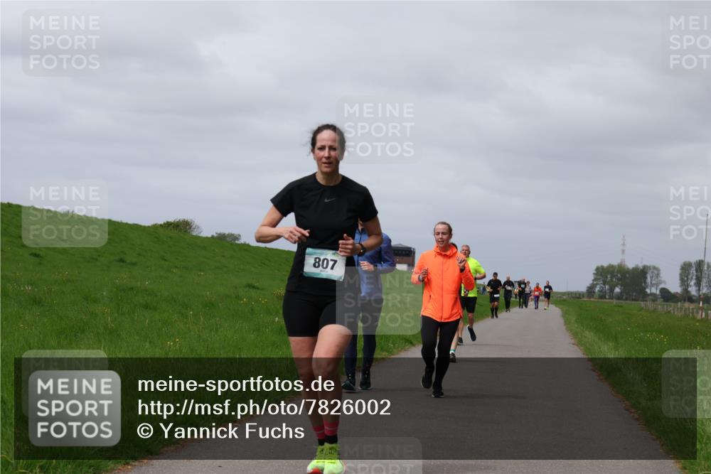 04.05.2025 - 8. Wedeler Halbmarathon Yannick Fuchs http://msf.ph/oto/7826002 04.05.2025 11:55:13 Laufen 807 meine-sportfotos.de